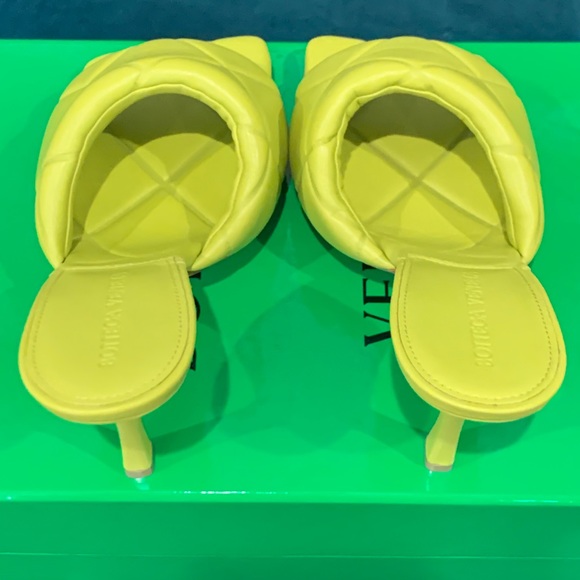 SOLD- Bottega Veneta Sandals Size 39.5 - Picture 4 of 5